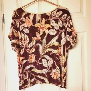 ⭐️HUBA ACTIVEWEAR  LARGE BURGUNDY & PINK FLOWER DESIGN LADIES TOP